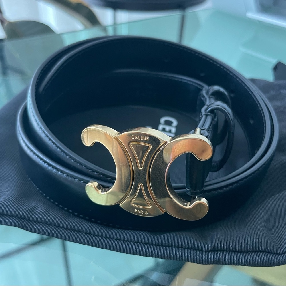 CELINE MEDIUM TRIOMPHE BELT IN TAURILLON LEATHER
BLACK